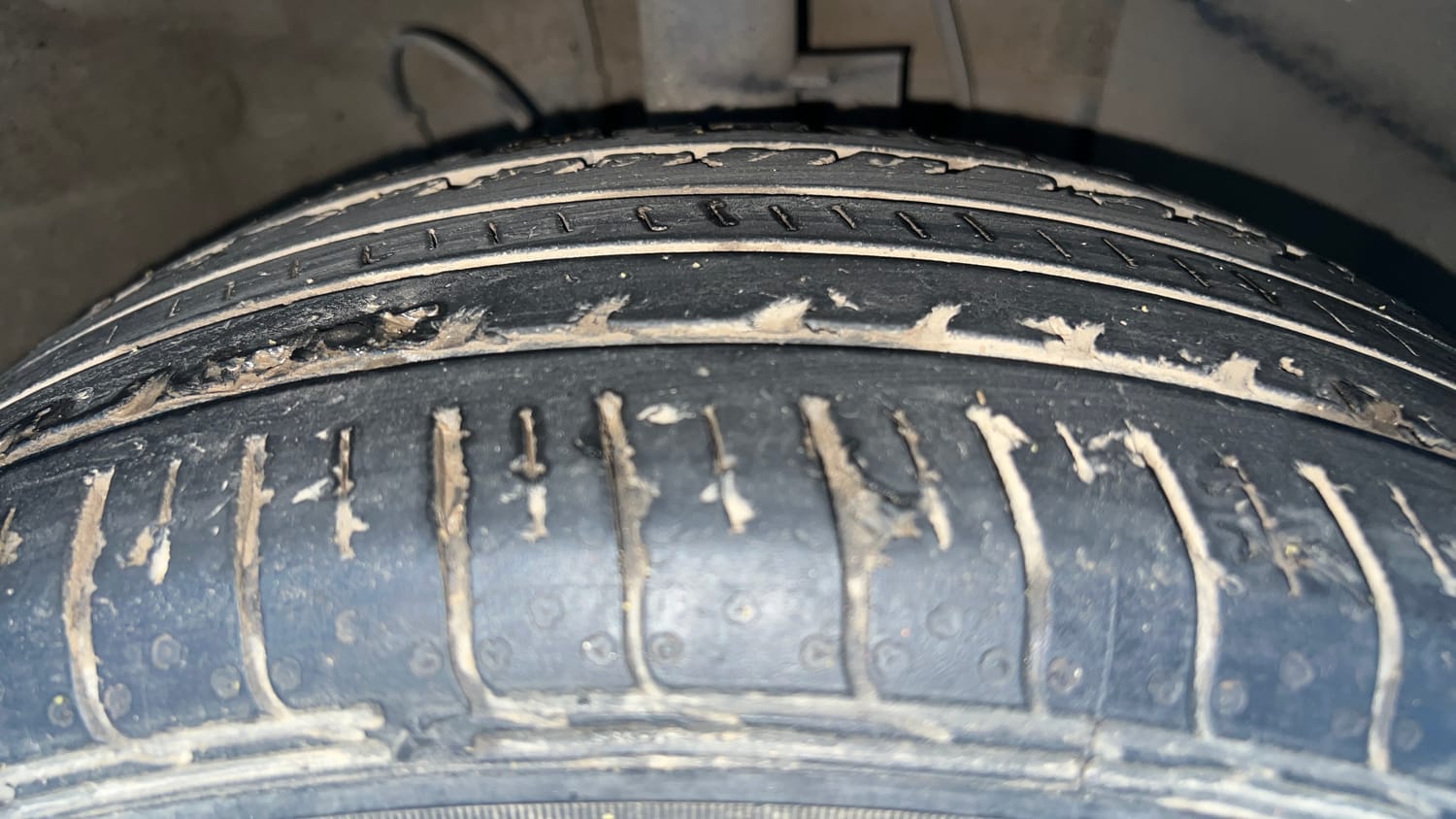 Used 2023 Hyundai Venue SX 1.2 Petrol Petrol Manual tyres RIGHT FRONT TYRE TREAD VIEW