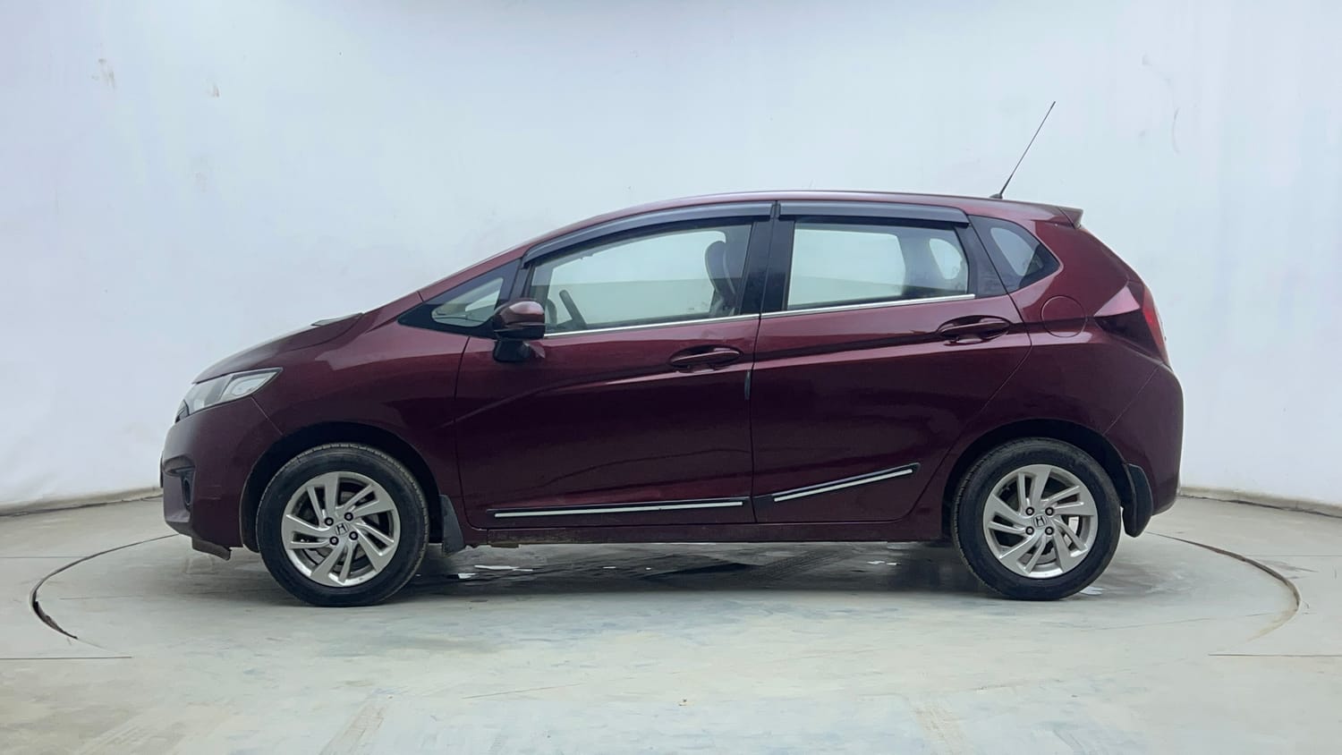 Used 2018 Honda Jazz V Petrol Petrol Manual exterior LEFT SIDE VIEW