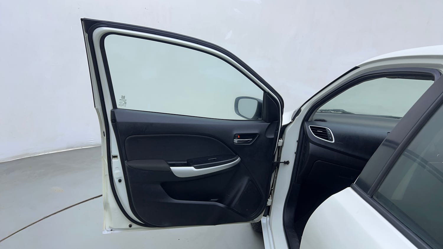 Used 2018 Maruti Suzuki Baleno Delta 1.2 Petrol Manual interior LEFT FRONT DOOR OPEN VIEW