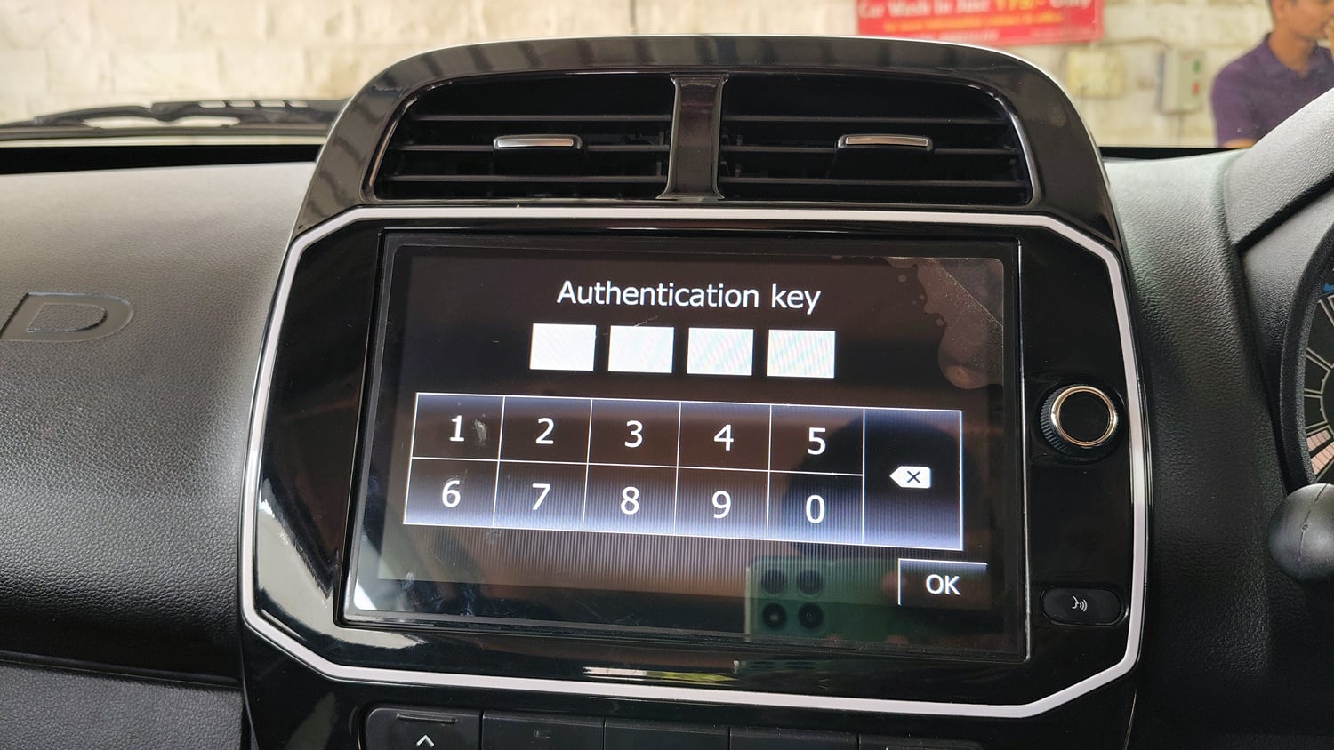 Used 2024 Renault Kwid CLIMBER 1.0 AMT Dual Tone Petrol Automatic top_features Rear camera