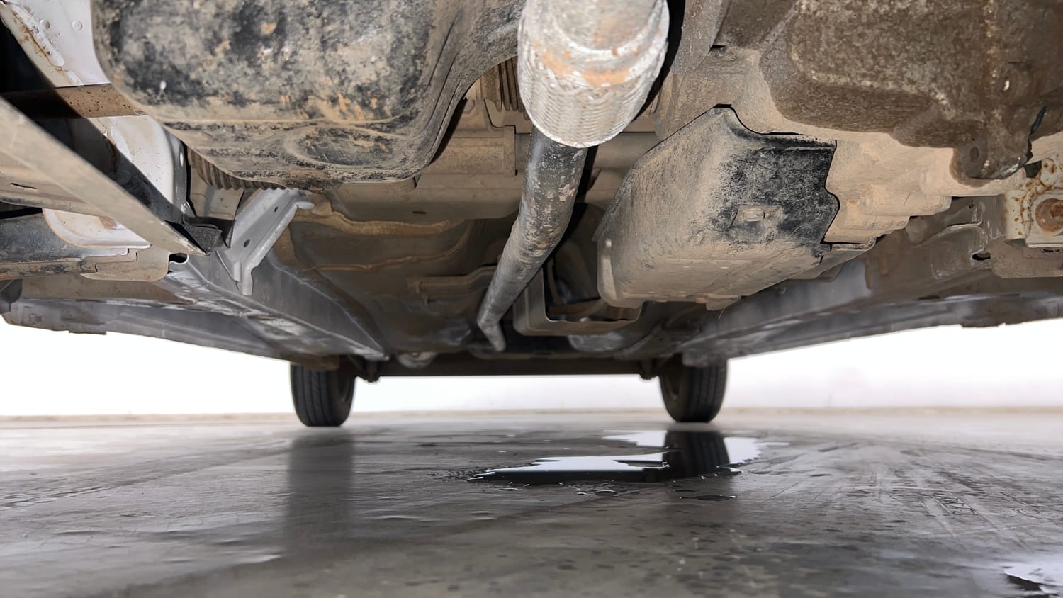 Used 2018 Hyundai Eon Era + AirBag Petrol Manual extra FRONT LEFT UNDERBODY VIEW