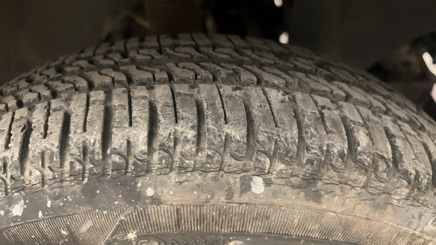 Used 2015 Tata Nano Twist XT Petrol Manual tyres RIGHT FRONT TYRE TREAD VIEW