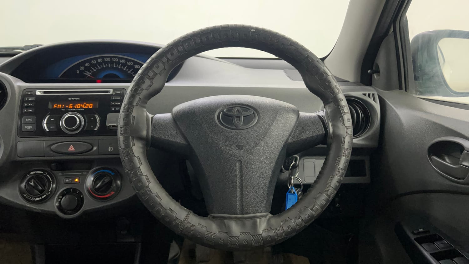 Used 2013 Toyota Etios Liva G Petrol Manual interior STEERING VIEW