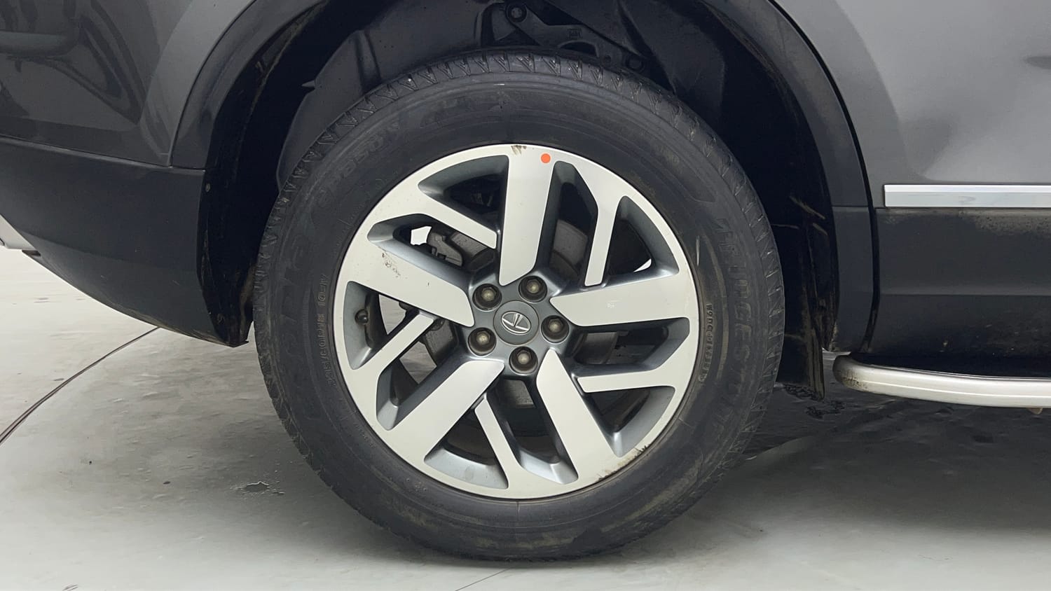 Used 2022 Tata Safari XZA Plus Diesel Automatic tyres RIGHT REAR TYRE RIM VIEW