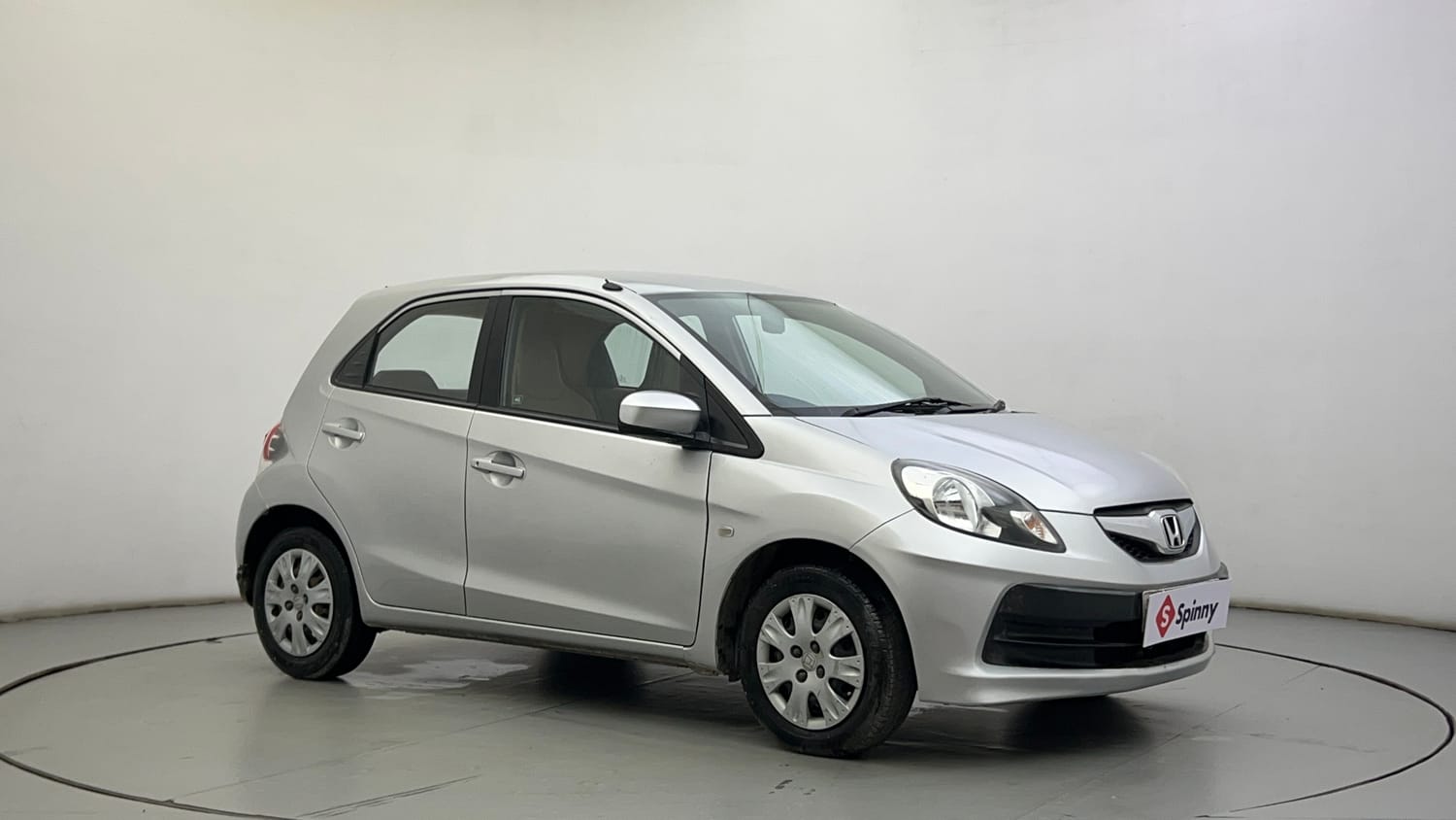 Used 2013 Honda Brio S MT Petrol Manual exterior RIGHT FRONT CORNER VIEW