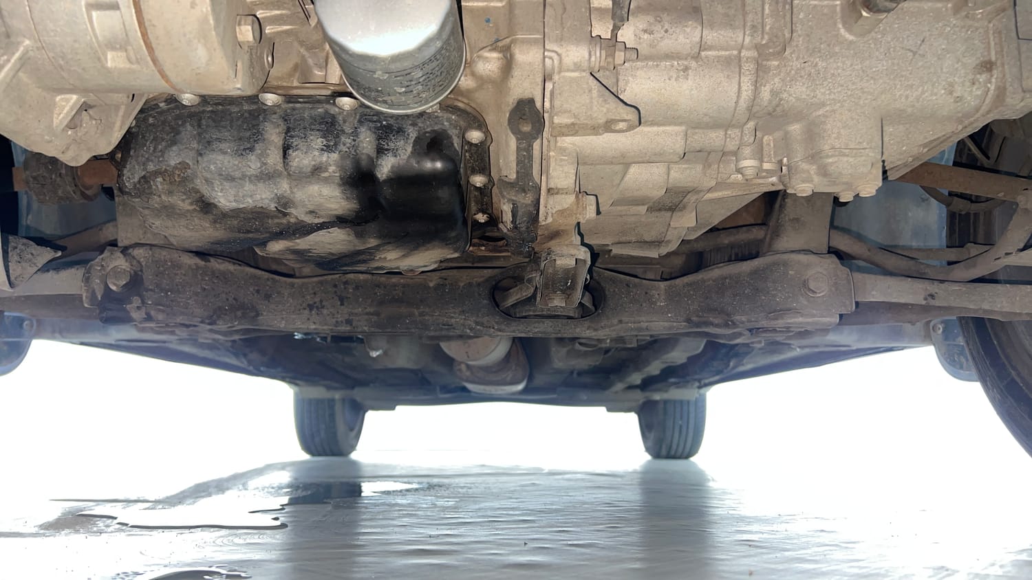 Used 2022 Volkswagen Taigun Topline 1.0 TSI MT Petrol Manual extra FRONT LEFT UNDERBODY VIEW