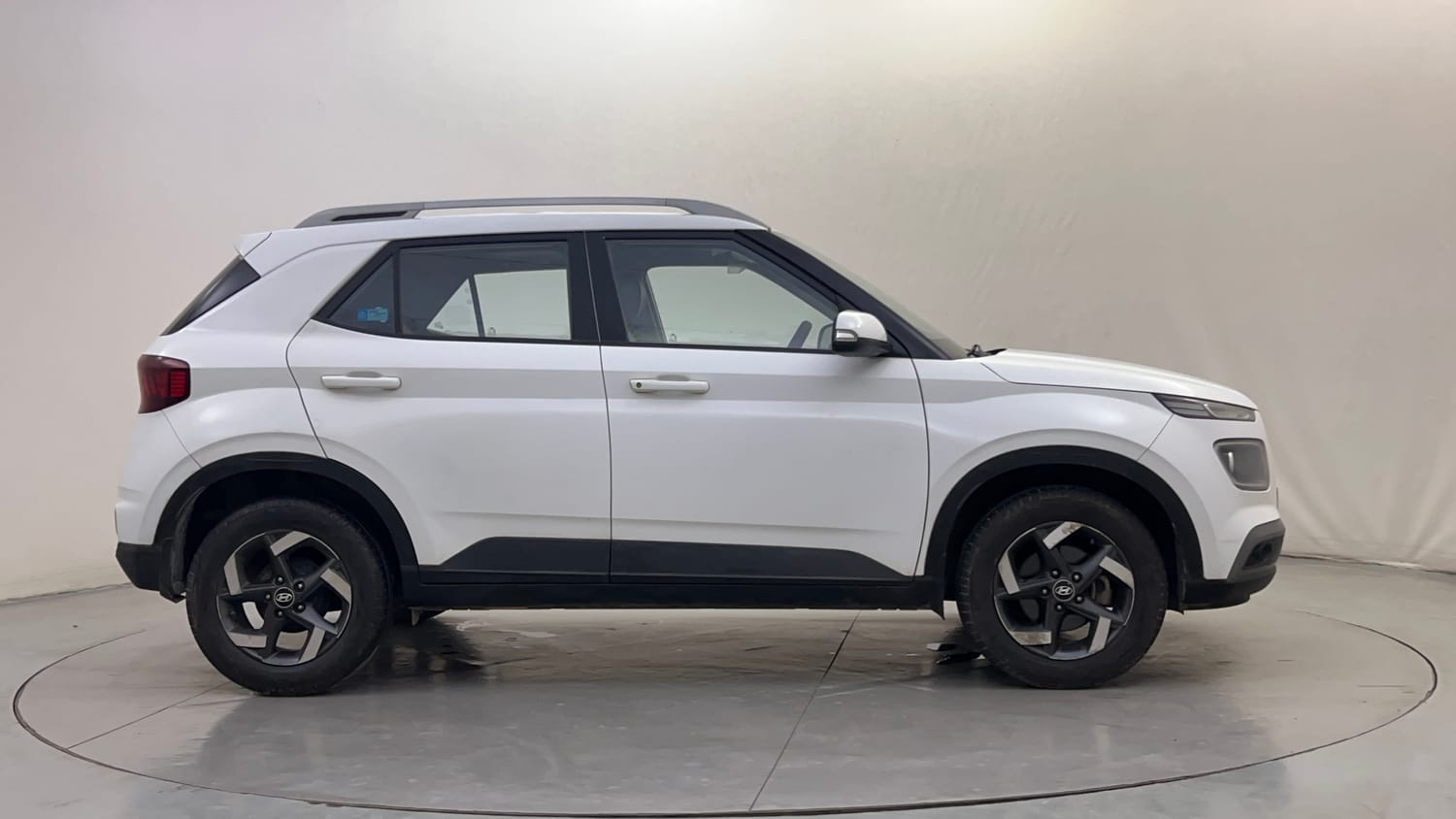 Used 2020 Hyundai Venue SX 1.0 Turbo Petrol Manual exterior RIGHT SIDE VIEW