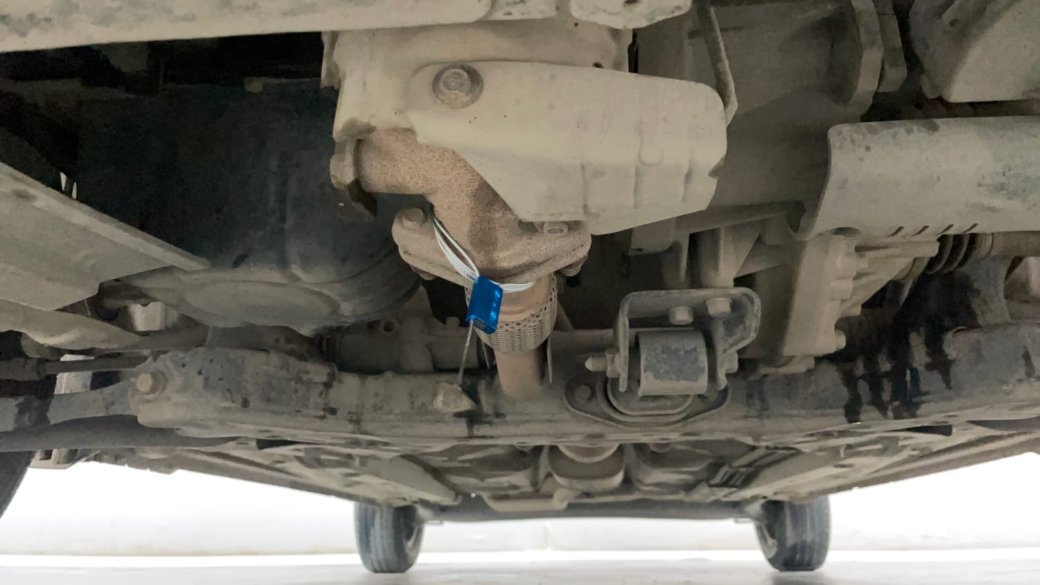 Used 2021 Hyundai Santro Sportz AMT Petrol Automatic extra FRONT LEFT UNDERBODY VIEW