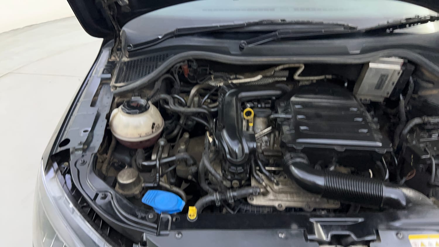 Used 2021 Skoda Rapid Style AT Petrol Automatic engine ENGINE RIGHT SIDE HINGE & APRON VIEW
