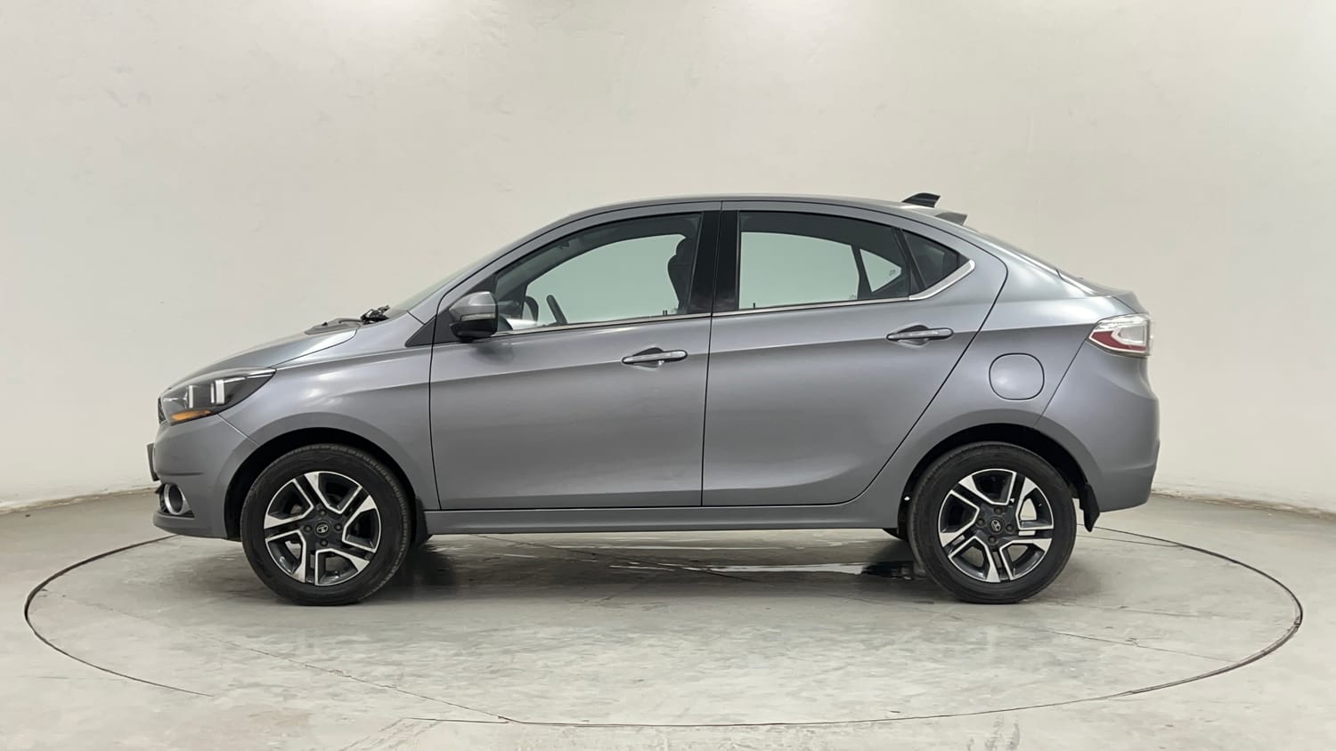 Used 2019 Tata Tigor Revotron XZA Petrol Automatic exterior LEFT SIDE VIEW