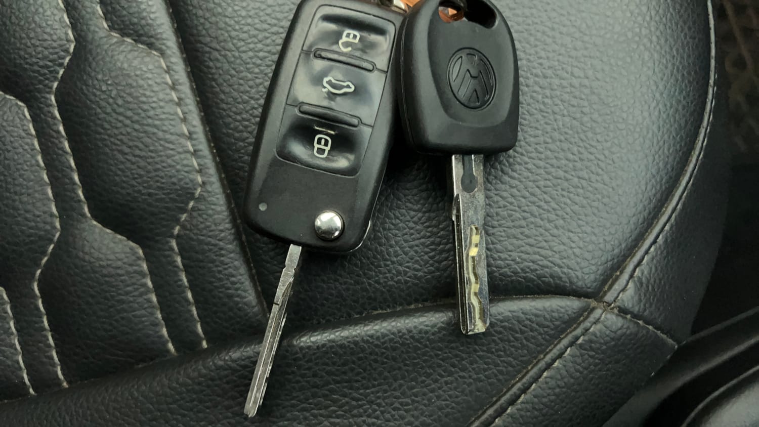 Used 2019 Volkswagen Ameo Comfortline 1.0L (P) Petrol Manual extra CAR KEY VIEW