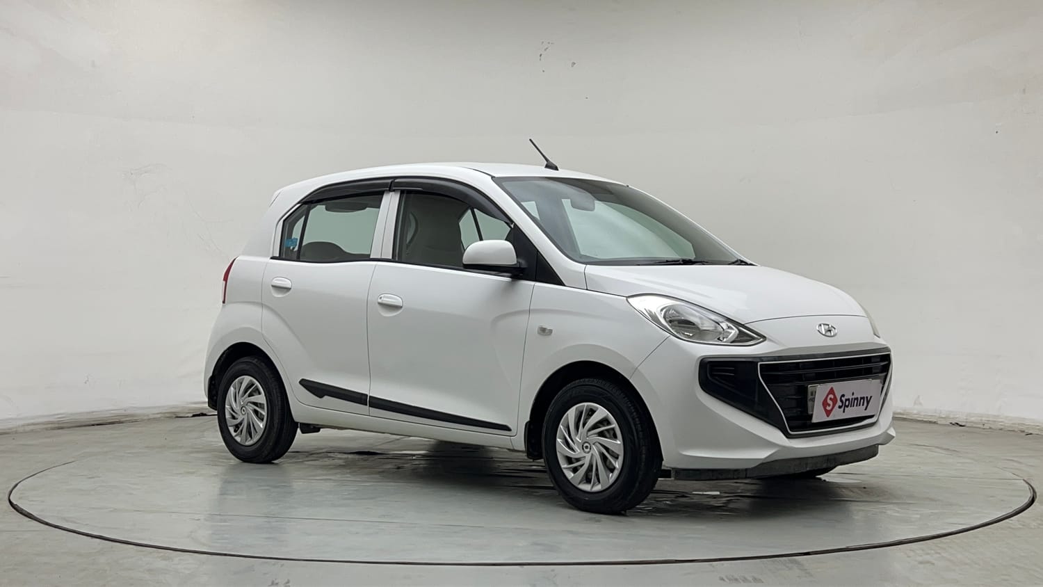 Used 2019 Hyundai Santro Magna CNG Cng Manual exterior RIGHT FRONT CORNER VIEW