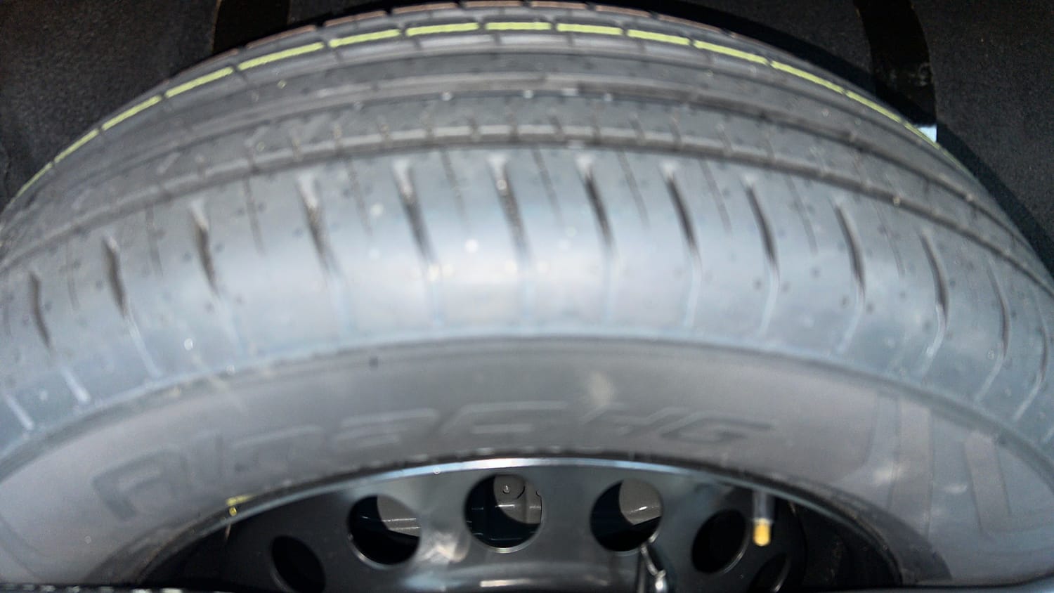 Used 2023 Tata Punch Adventure RHYTHM PACK MT Petrol + CNG (Outside Fitted) Cng Manual tyres SPARE TYRE VIEW