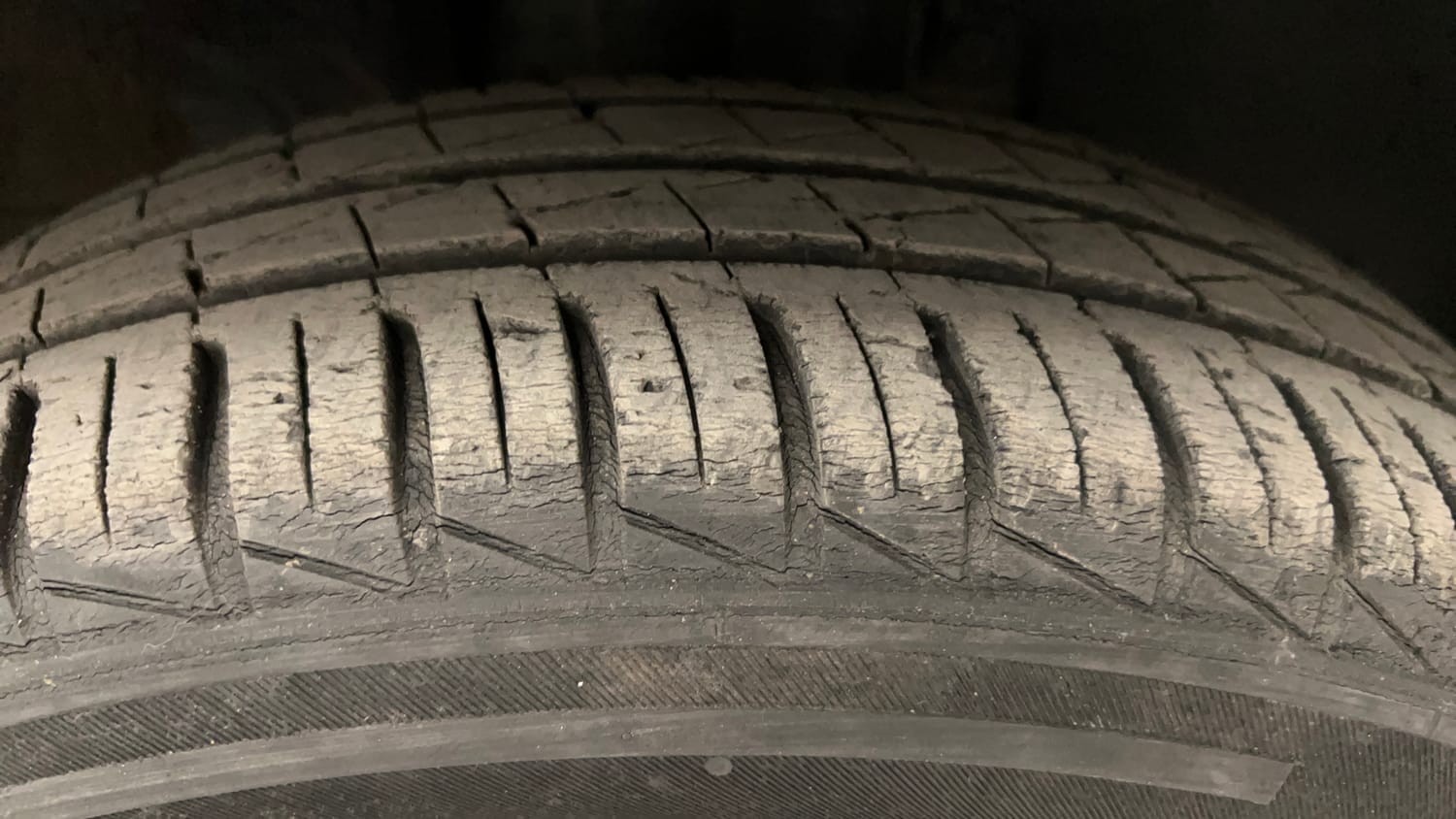 Used 2020 Renault Kwid CLIMBER 1.0 Opt Petrol Manual tyres RIGHT FRONT TYRE TREAD VIEW