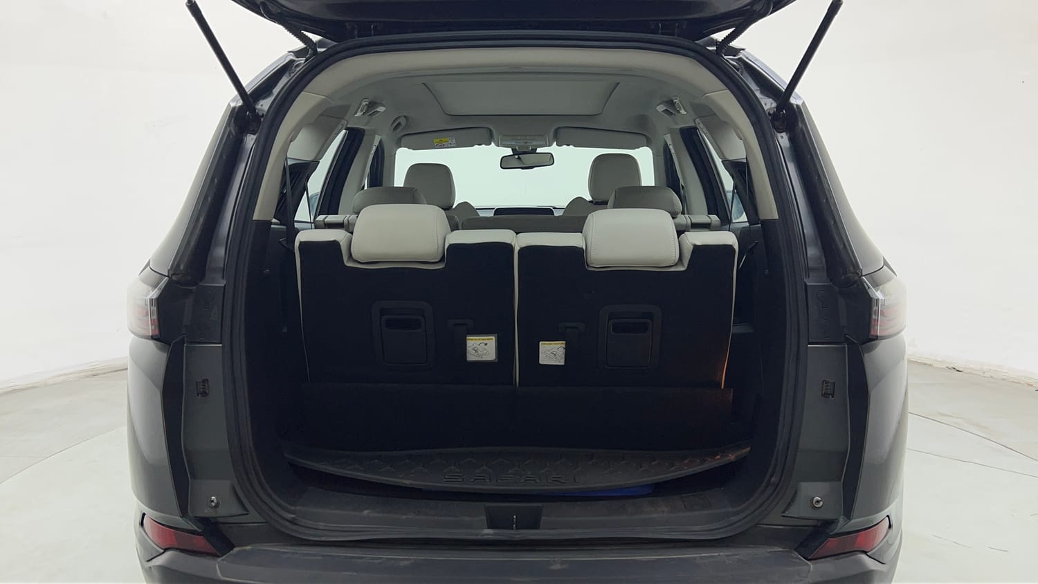 Used 2022 Tata Safari XZA Plus Diesel Automatic interior DICKY INSIDE VIEW