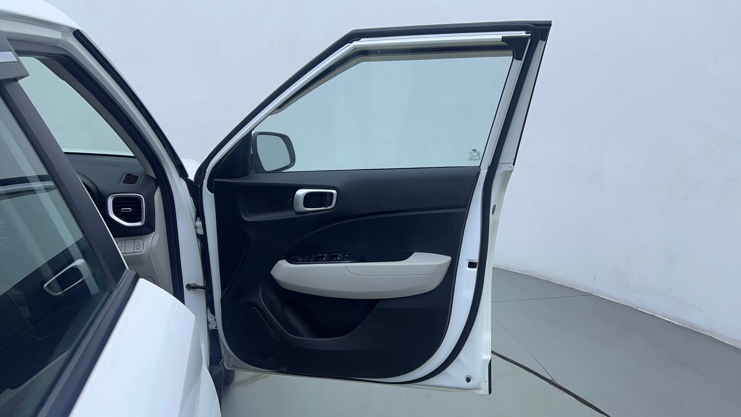 Used 2023 Hyundai Venue SX 1.2 Petrol Petrol Manual interior RIGHT FRONT DOOR OPEN VIEW