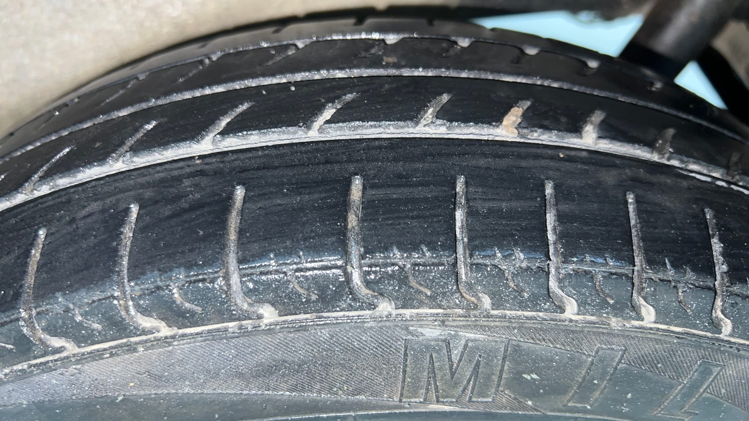 Used 2013 Maruti Suzuki Wagon R LXI CNG Cng Manual tyres LEFT REAR TYRE TREAD VIEW