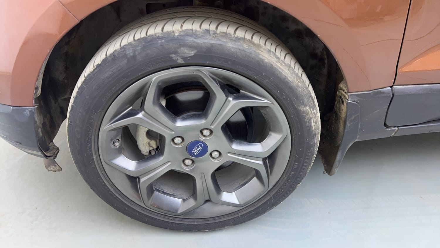 Used 2018 Ford EcoSport S Petrol Petrol Manual tyres LEFT FRONT TYRE RIM VIEW