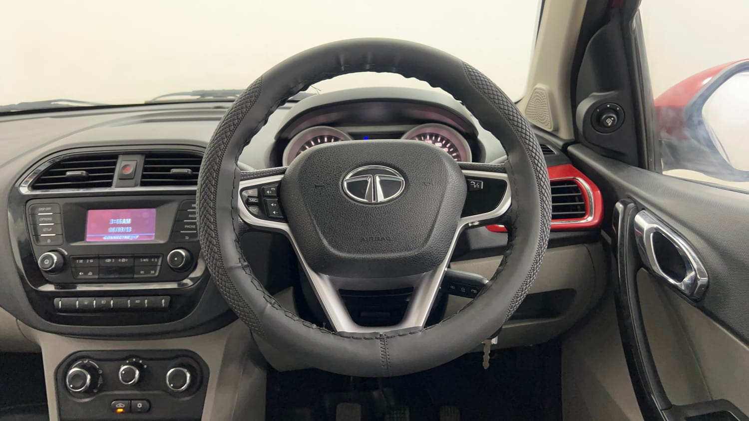 Used 2017 Tata Tiago Revotron XE (O) Petrol Manual interior STEERING VIEW