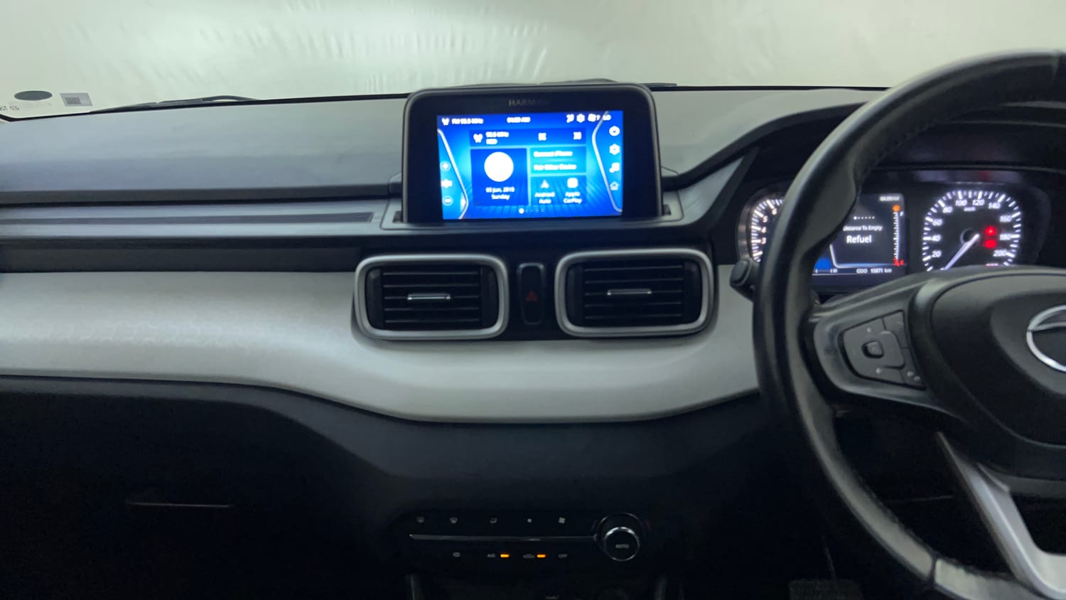 Used 2026 Tata Punch Creative Dual Tone AMT Sunroof Petrol Automatic interior MUSIC SYSTEM & AC CONTROL VIEW