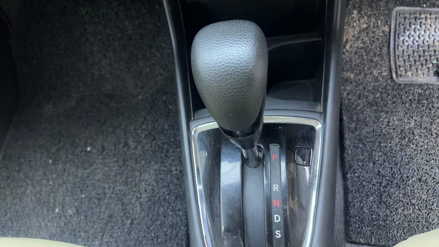 Used 2019 Honda Amaze 1.2 VX CVT Petrol Petrol Automatic interior GEAR  KNOB VIEW