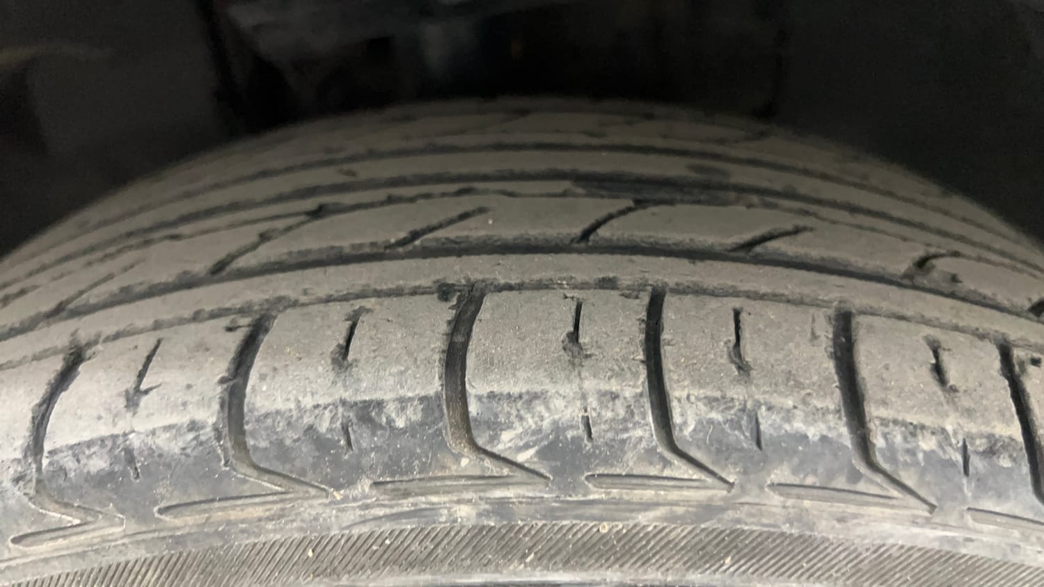 Used 2019 Tata Tigor Revotron XZA Petrol Automatic tyres LEFT FRONT TYRE TREAD VIEW