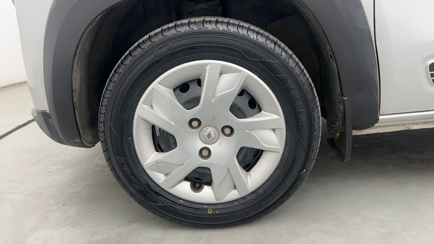 Used 2022 Renault Kwid RXT 1.0 AMT (O) Petrol Automatic tyres LEFT FRONT TYRE RIM VIEW