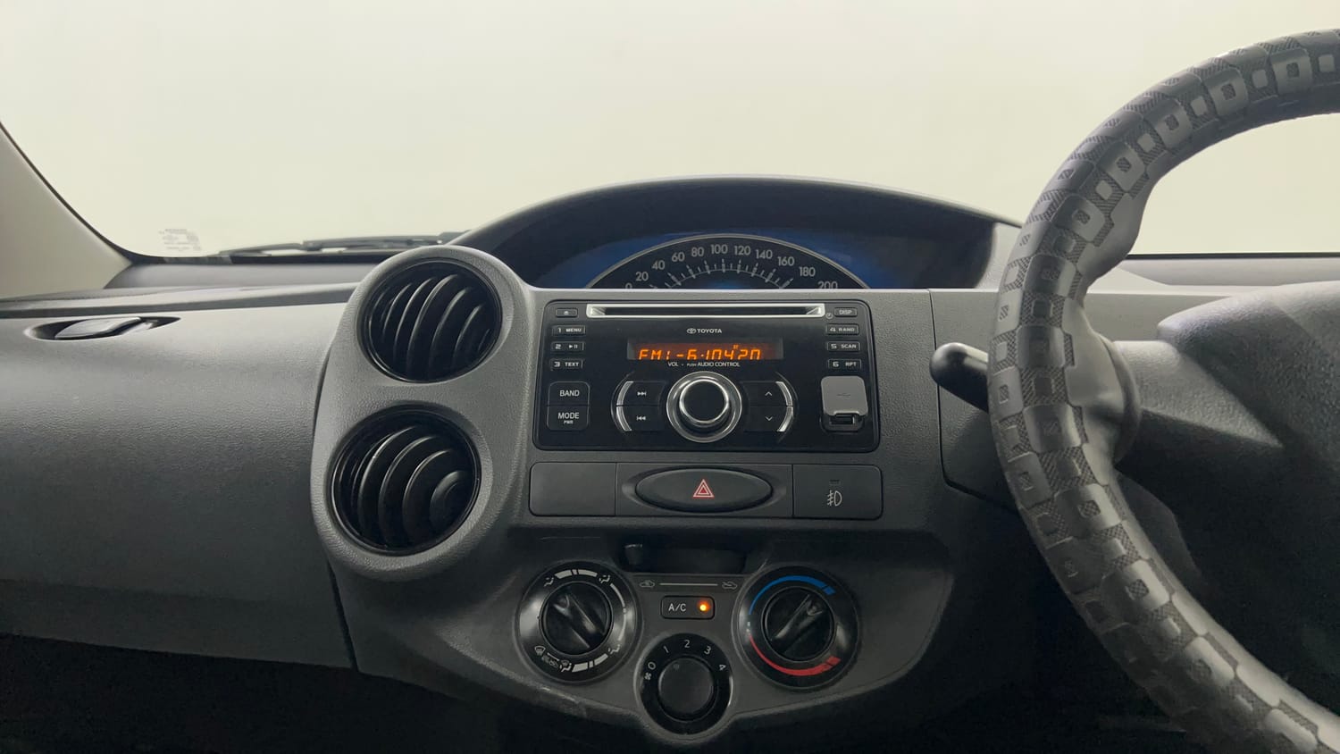 Used 2013 Toyota Etios Liva G Petrol Manual interior MUSIC SYSTEM & AC CONTROL VIEW