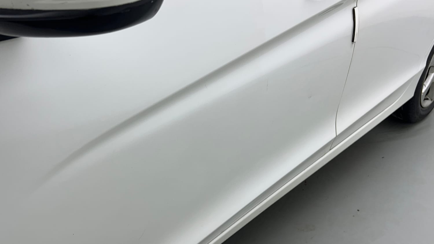 Used 2015 Honda City V Petrol Manual dents MINOR SCRATCH