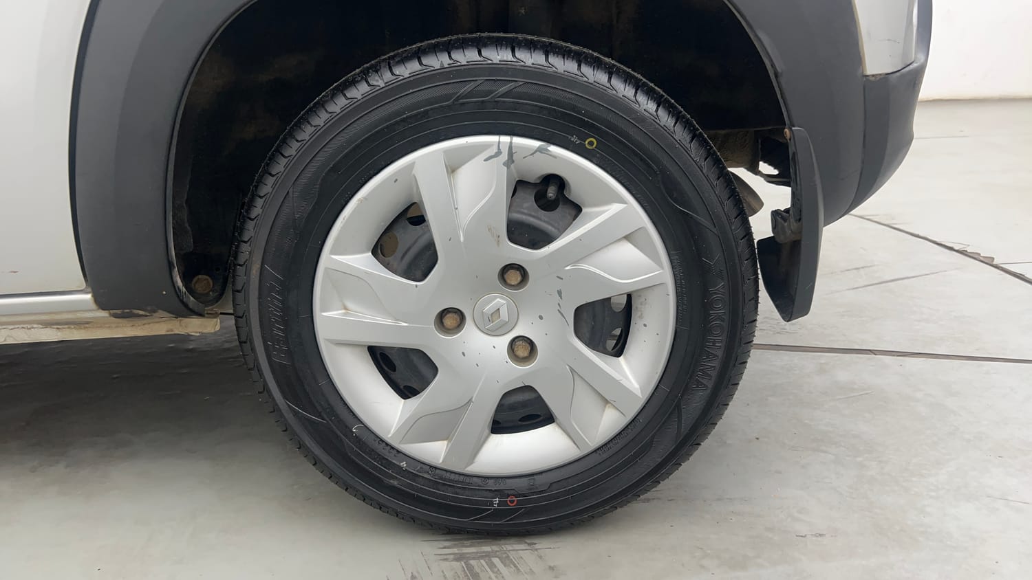 Used 2022 Renault Kwid RXT 1.0 AMT (O) Petrol Automatic tyres LEFT REAR TYRE RIM VIEW
