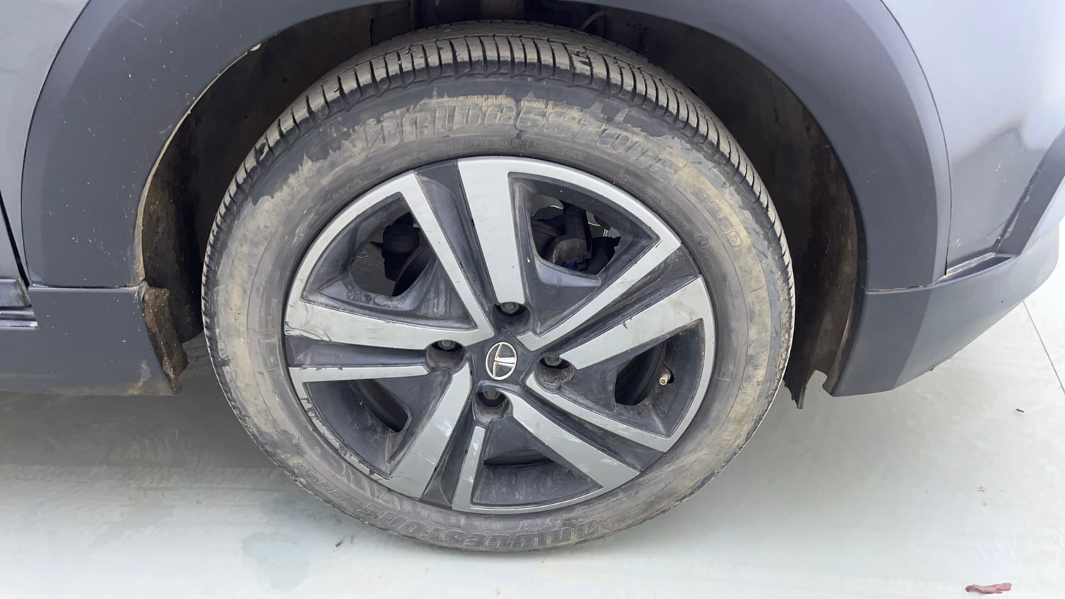 Used 2023 Tata Tiago NRG XZ AMT Petrol Automatic tyres RIGHT FRONT TYRE RIM VIEW