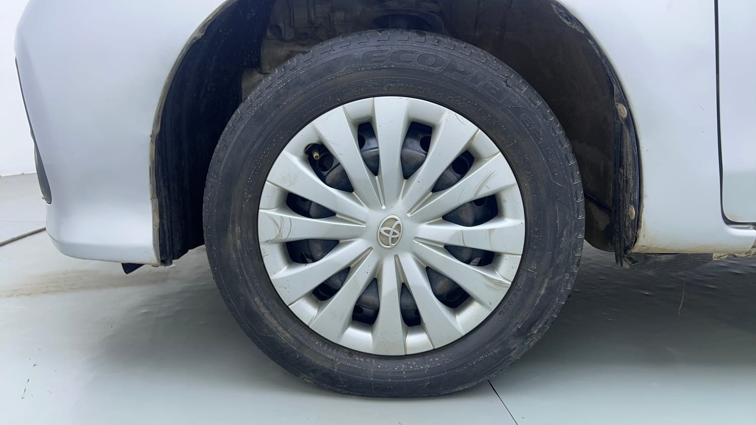 Used 2016 Toyota Etios Liva VD Diesel Manual tyres LEFT FRONT TYRE RIM VIEW
