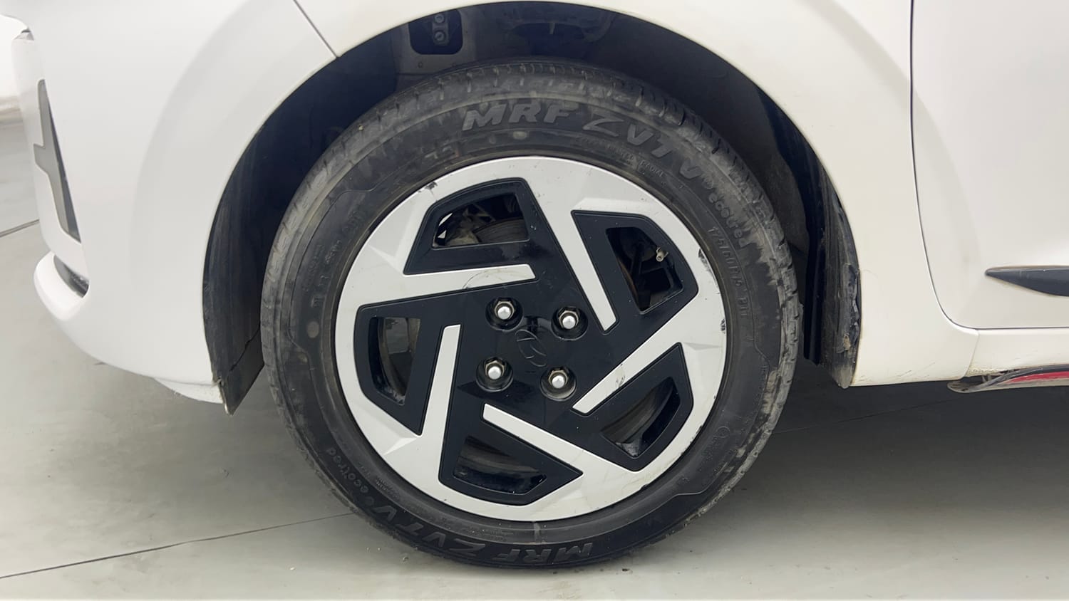 Used 2023 Hyundai Grand i10 Nios Sportz 1.2 Kappa VTVT Petrol Manual tyres LEFT FRONT TYRE RIM VIEW