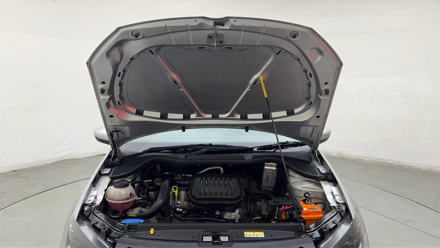 Used 2022 Volkswagen Polo Trendline 1.0L MPI Petrol Manual engine ENGINE & BONNET OPEN FRONT VIEW