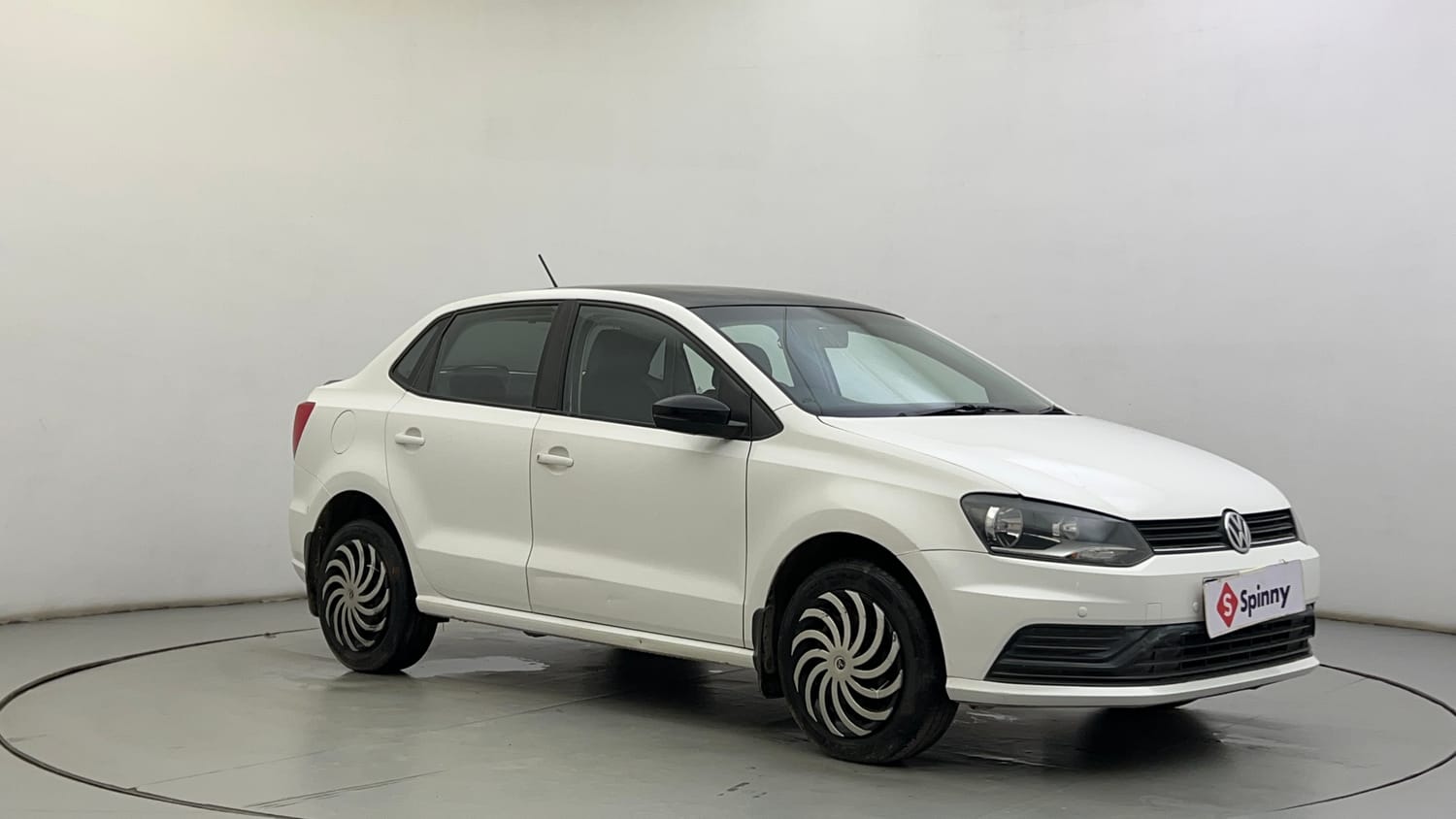 Used 2019 Volkswagen Ameo Comfortline 1.0L (P) Petrol Manual exterior RIGHT FRONT CORNER VIEW