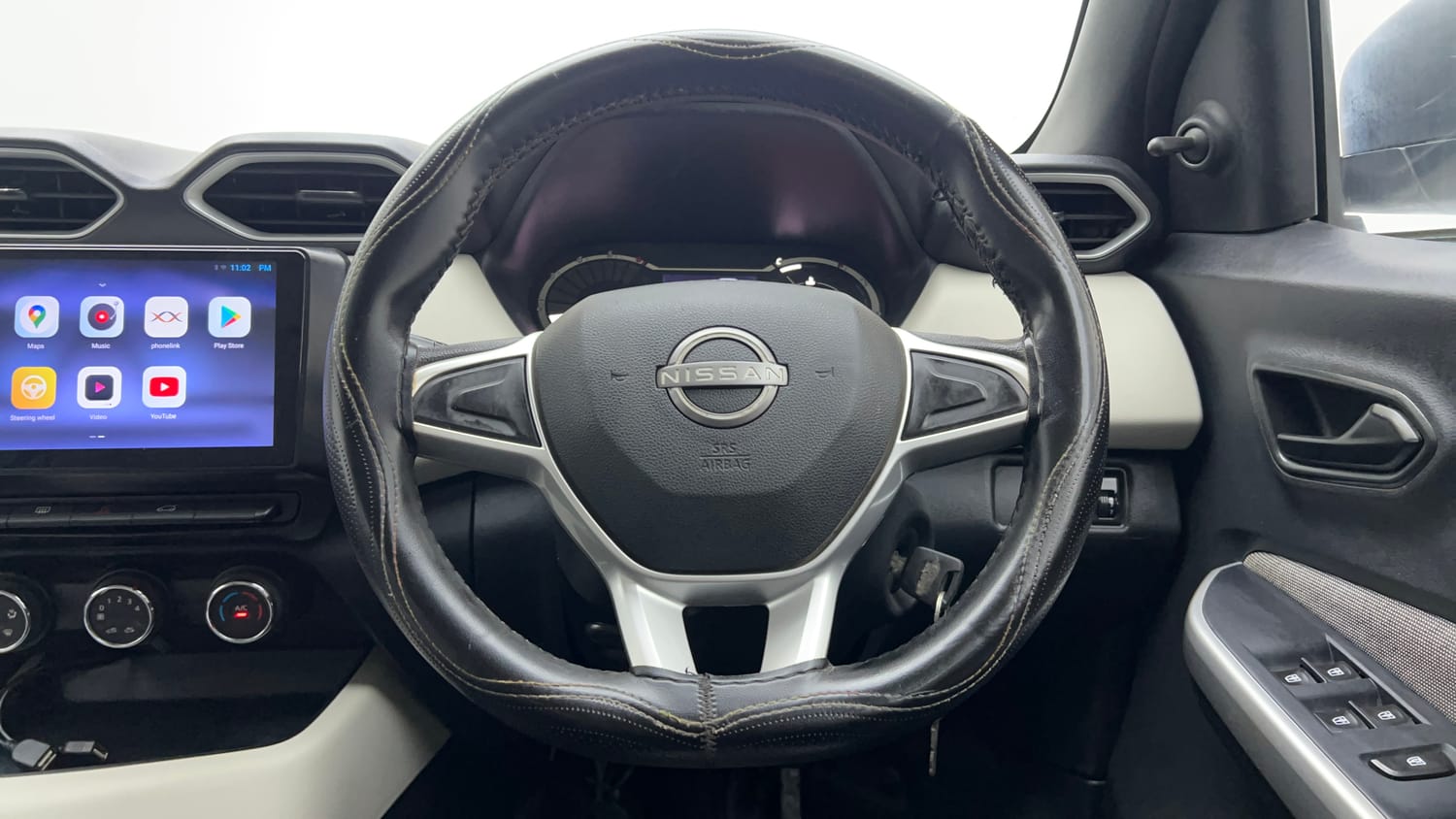 Used 2021 Nissan Magnite XE Petrol Manual interior STEERING VIEW