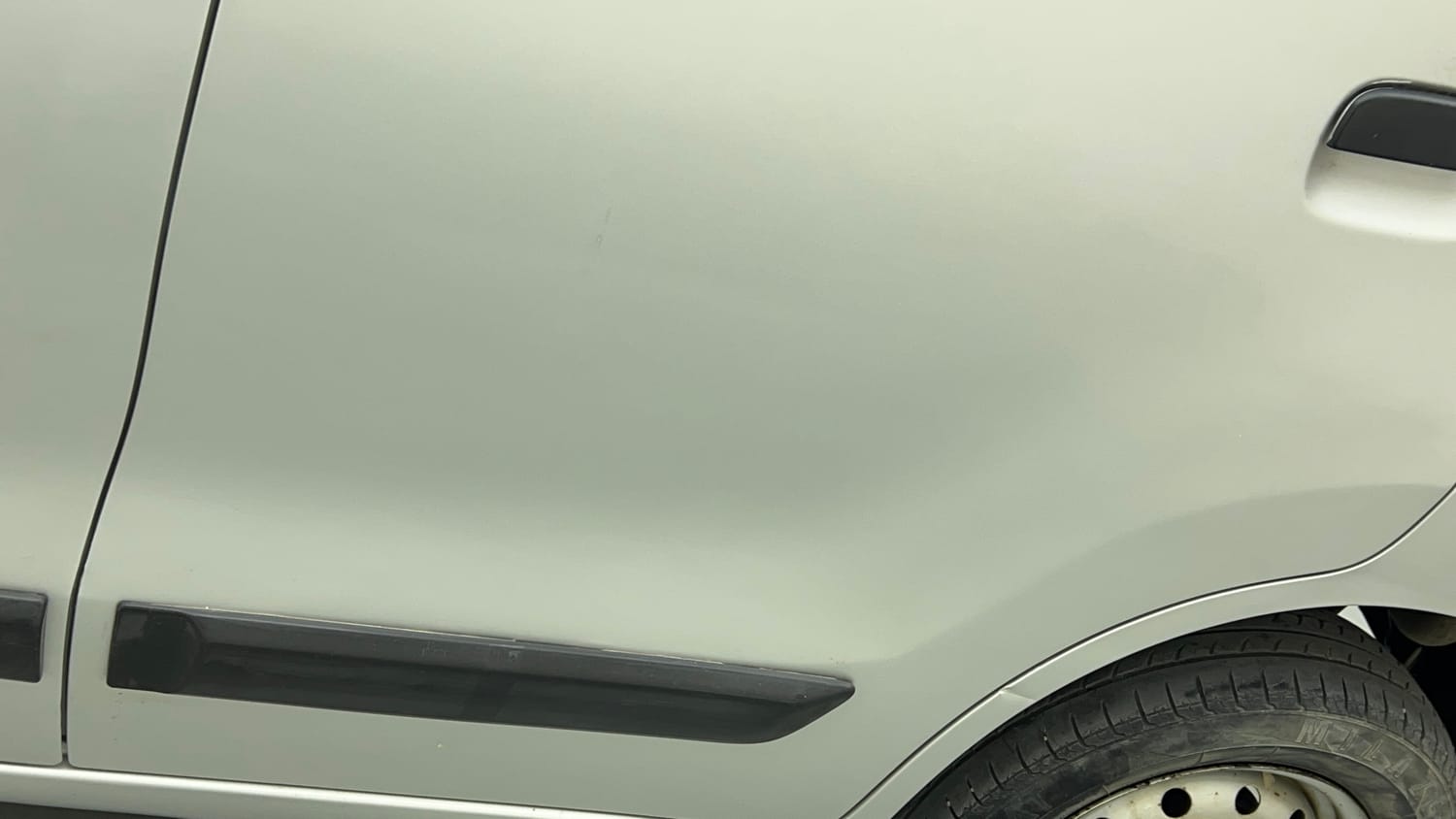 Used 2013 Maruti Suzuki Wagon R LXI CNG Cng Manual dents MINOR SCRATCH