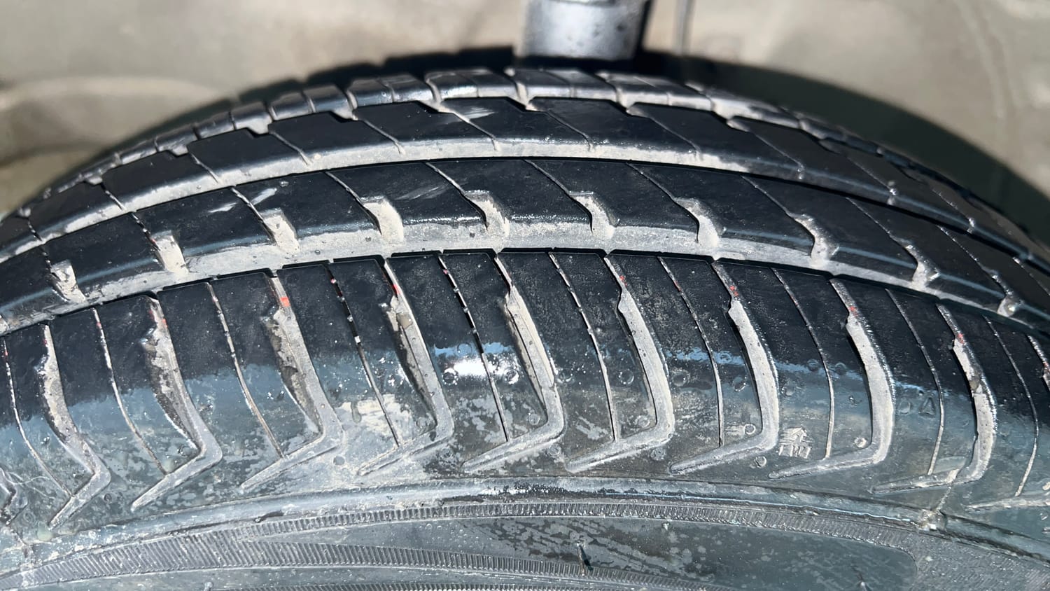 Used 2013 Maruti Suzuki Wagon R LXI CNG Cng Manual tyres LEFT FRONT TYRE TREAD VIEW