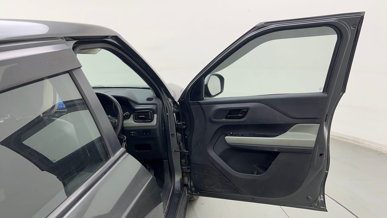 Used 2023 Tata Punch Adventure RHYTHM PACK MT Petrol + CNG (Outside Fitted) Cng Manual interior RIGHT FRONT DOOR OPEN VIEW