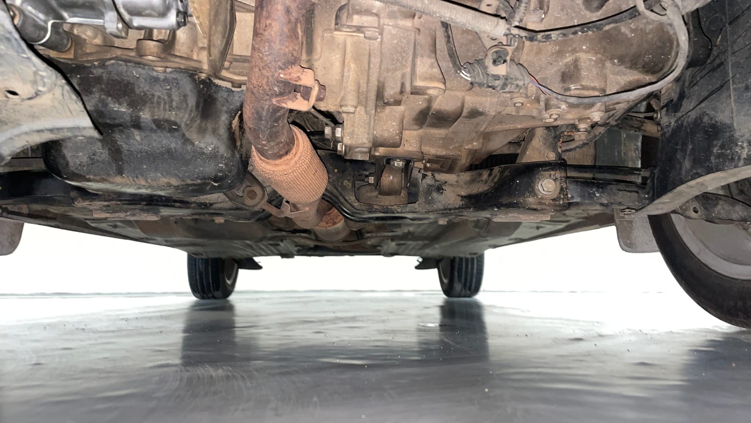 Used 2015 Volkswagen Polo Highline1.2L (P) Petrol Manual extra FRONT LEFT UNDERBODY VIEW