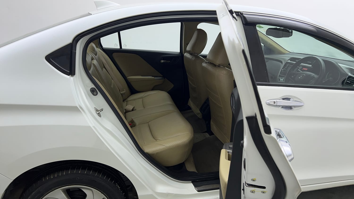 Used 2015 Honda City V Petrol Manual interior RIGHT SIDE REAR DOOR CABIN VIEW