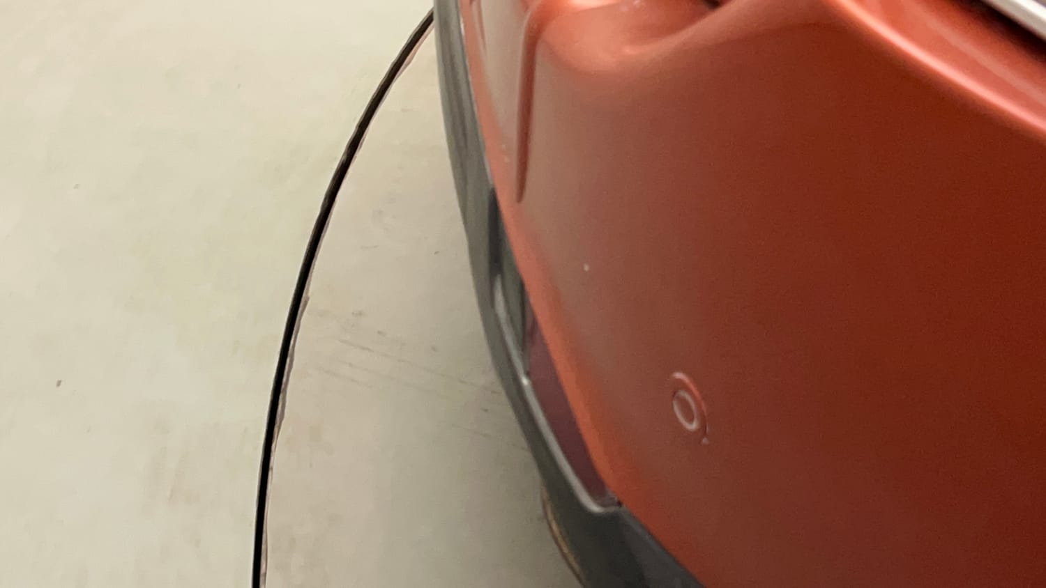 Used 2015 Mahindra XUV500 W10 Diesel Manual dents MINOR DENT