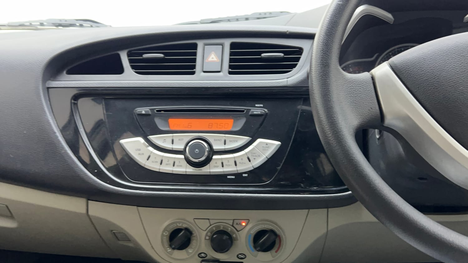 Used 2017 Maruti Suzuki Alto K10 VXi Petrol Manual interior MUSIC SYSTEM & AC CONTROL VIEW