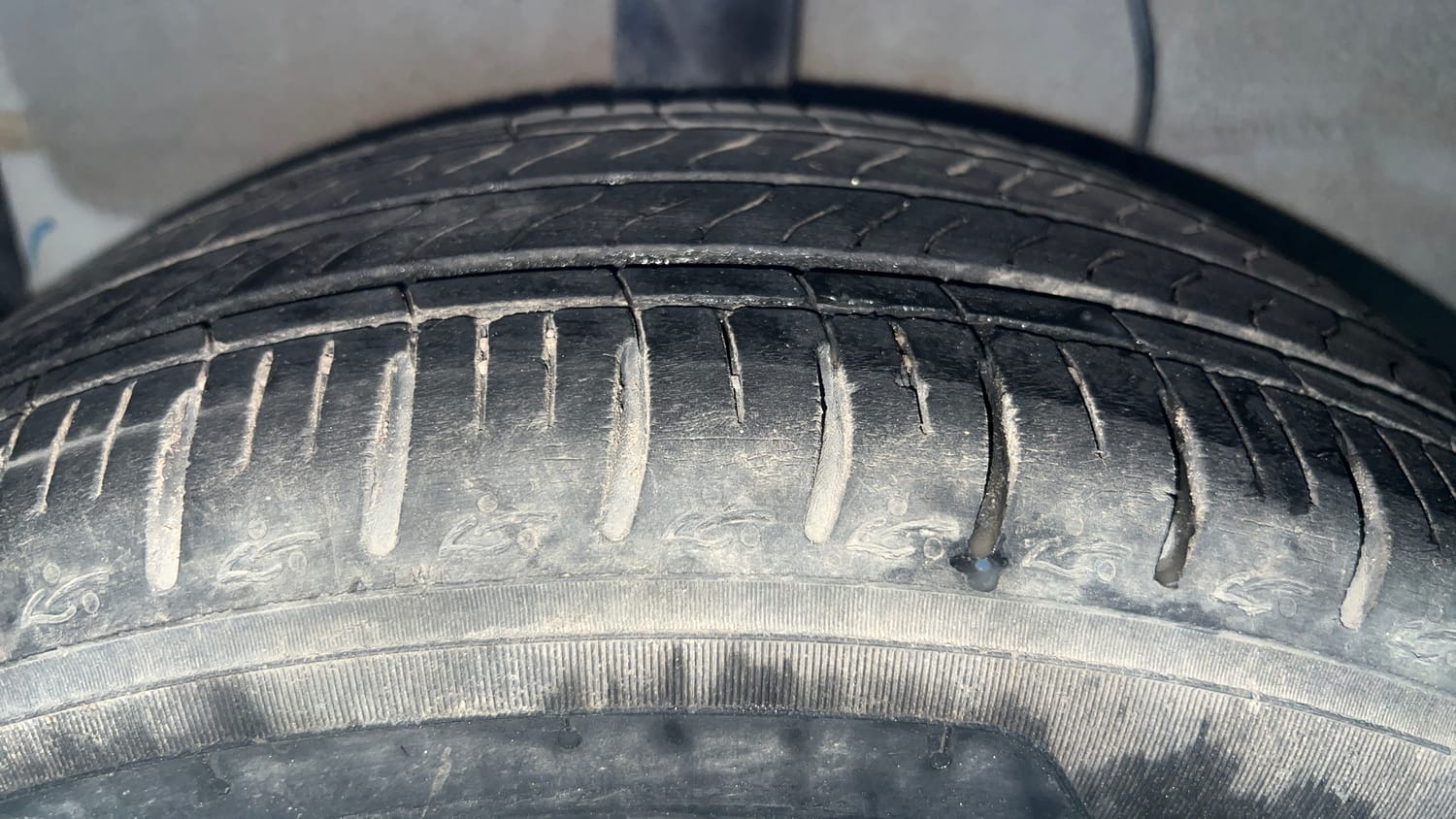 Used 2023 Hyundai Grand i10 Nios Sportz 1.2 Kappa VTVT Petrol Manual tyres RIGHT REAR TYRE TREAD VIEW