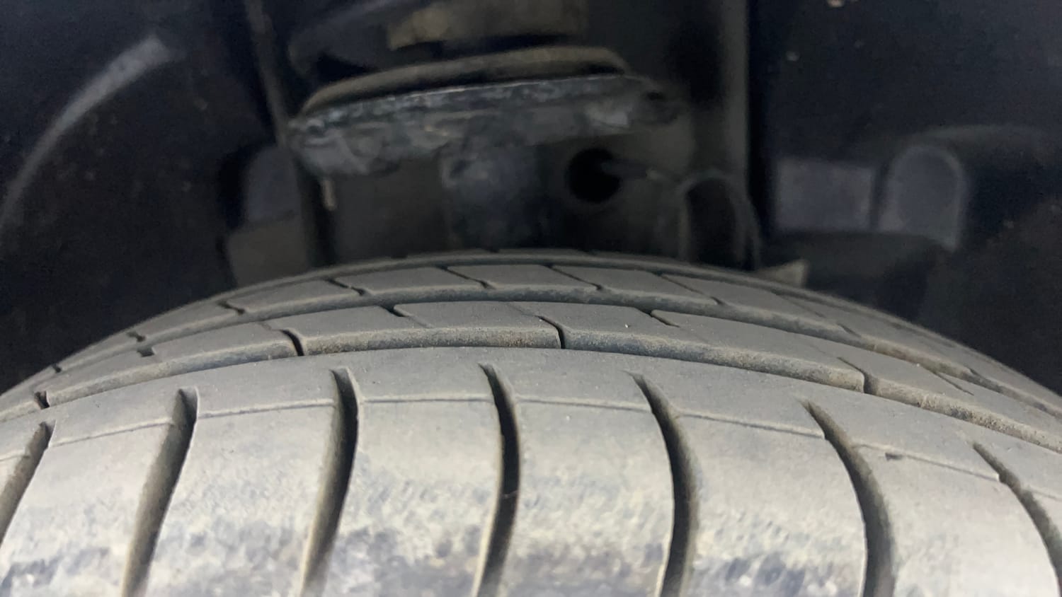 Used 2022 Tata Tigor XMA Petrol Automatic tyres RIGHT FRONT TYRE TREAD VIEW
