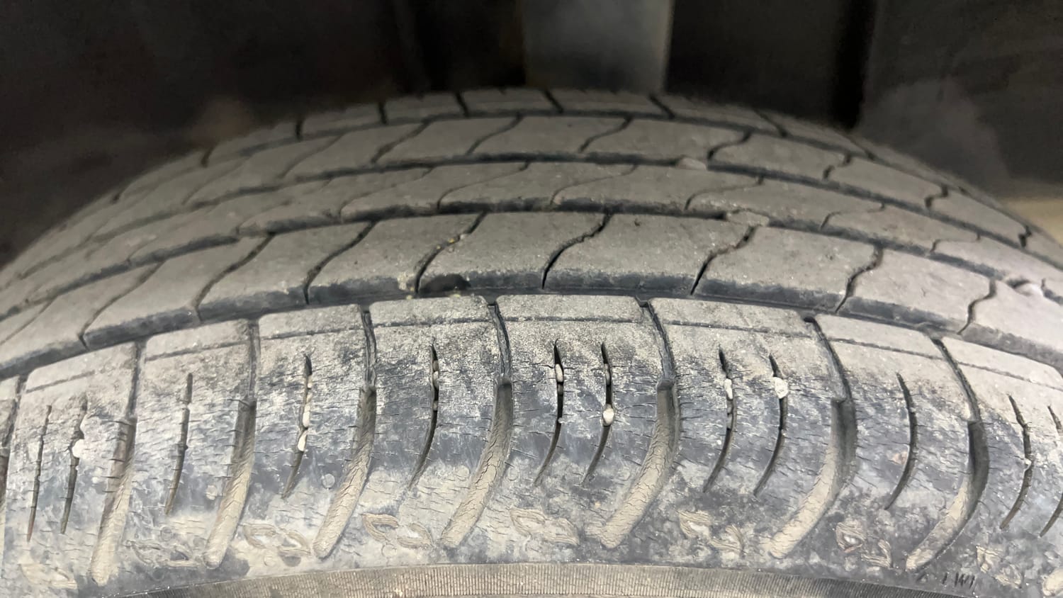 Used 2022 Renault Kiger RXZ AMT Petrol Automatic tyres LEFT REAR TYRE TREAD VIEW