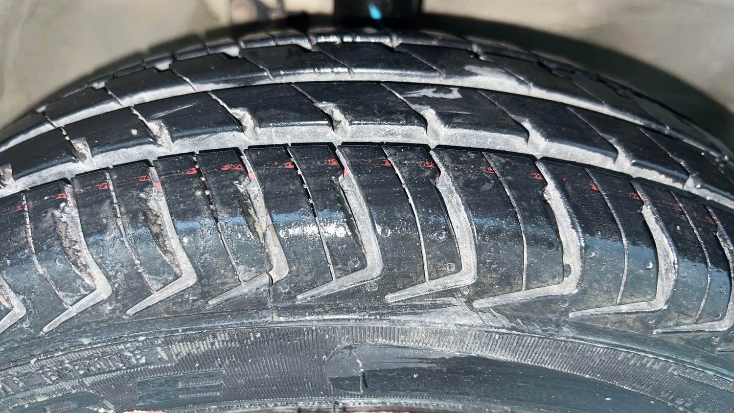 Used 2013 Maruti Suzuki Wagon R LXI CNG Cng Manual tyres RIGHT FRONT TYRE TREAD VIEW