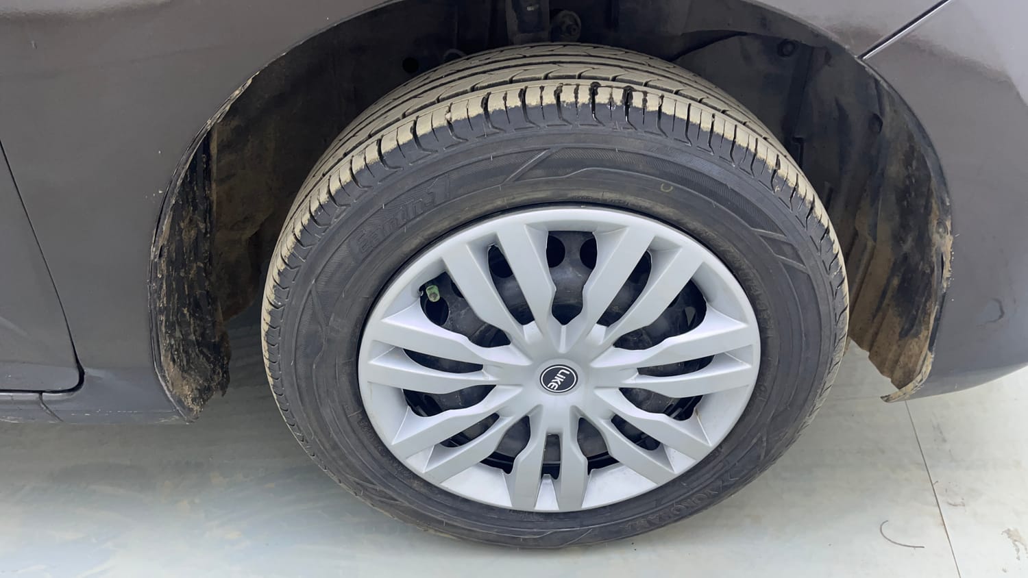 Used 2018 Honda Amaze 1.2 S MT Petrol Petrol Manual tyres RIGHT FRONT TYRE RIM VIEW