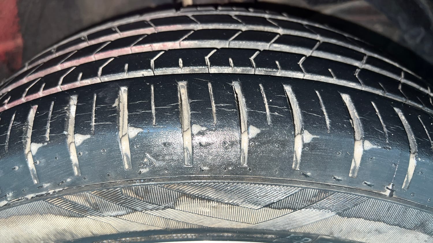 Used 2021 Toyota Glanza G CVT Petrol Automatic tyres RIGHT FRONT TYRE TREAD VIEW