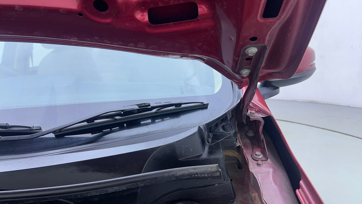 Used 2019 Honda Amaze 1.2 VX CVT Petrol Petrol Automatic engine ENGINE LEFT SIDE HINGE & APRON VIEW